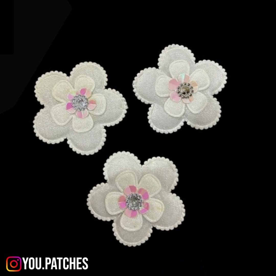 Offwhite Fancy Flowers (Pack of 5)